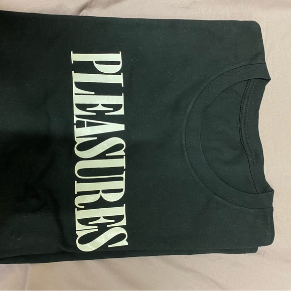 Pleasures printed tshirt Xlarge and large New - Picture 2 of 6